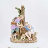 PORCELAIN GROUP OF SHEPHERDS AT THE WELL - photo 2