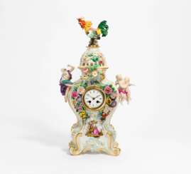 Pendulum clock with rooster