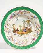 Thuringia. Large bowl with painted figural décor