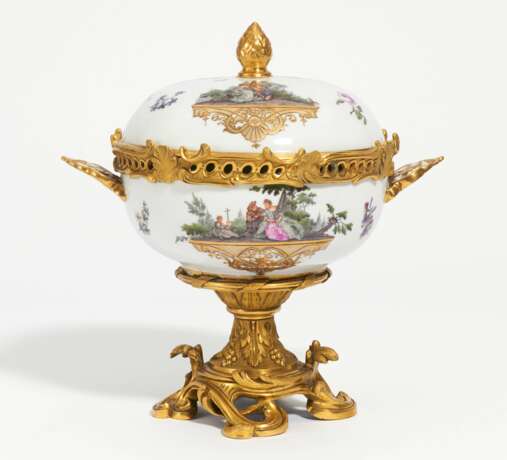 Large Lidded Bowl with Watteau Scenes - photo 1