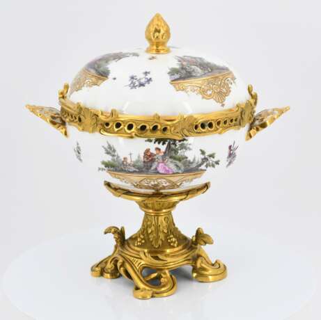 Large Lidded Bowl with Watteau Scenes - photo 4