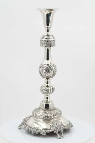 Pair of candlesticks with grape and vine décor - photo 3