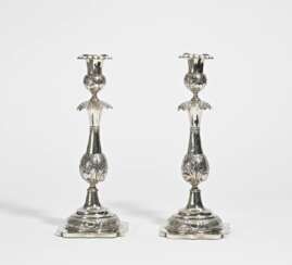 Pair of candlesticks with leaf collar