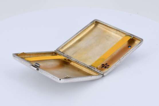 Cigarette case set with gemstones - фото 4