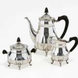 Three-piece silver coffee service with martelée surface - photo 1