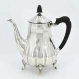 Three-piece silver coffee service with martelée surface - фото 5