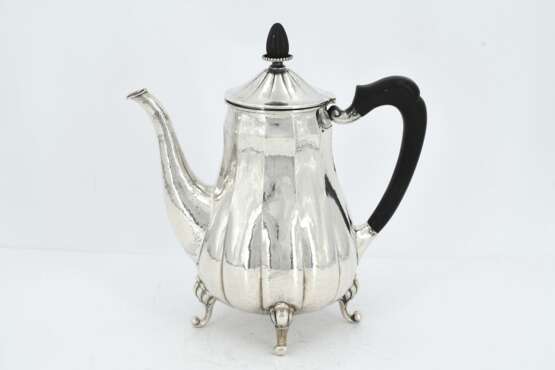 Three-piece silver coffee service with martelée surface - photo 5