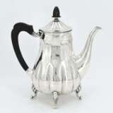 Three-piece silver coffee service with martelée surface - фото 7