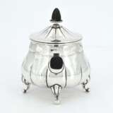 Three-piece silver coffee service with martelée surface - photo 17