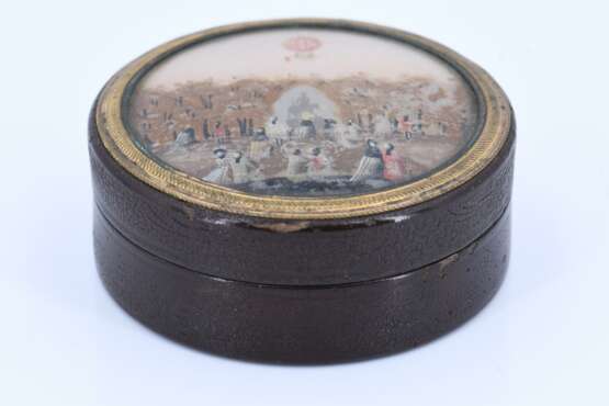 Small round box with Mongolfière over park with equestrian statue - Foto 3