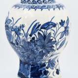 Three-piece set of vases - photo 4