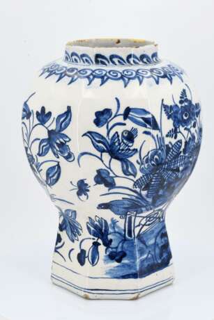 Three-piece set of vases - photo 5