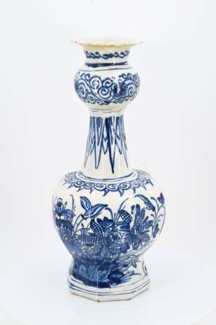 Three-piece set of vases - фото 16