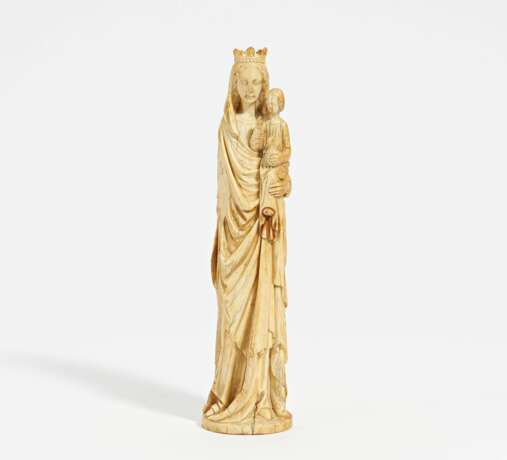 Figurine of the Virgin Mary with Jesus as a child - photo 2