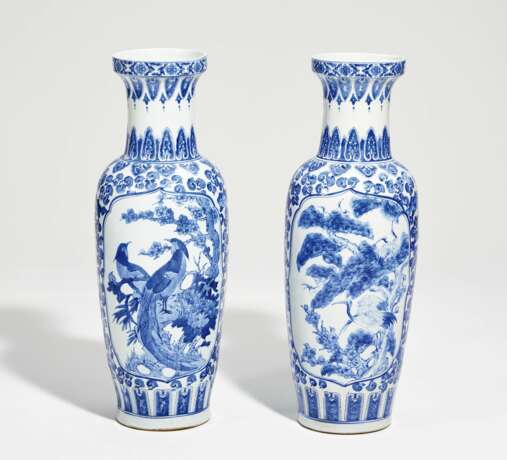 Pair of large blue and white floor vases - фото 1