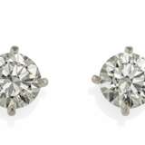 Solitaire-Ear-Studs - photo 1