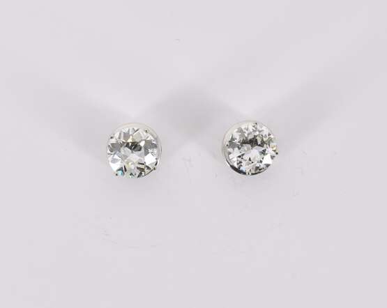 Solitaire-Ear-Stud - photo 3