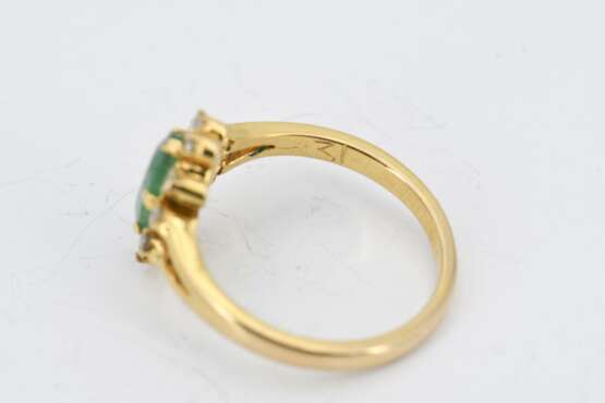Emerald-Diamond-Set: Pendant Necklace, Bracelet, Ear Screws and Ring - photo 11