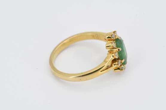 Emerald-Diamond-Set: Pendant Necklace, Bracelet, Ear Screws and Ring - photo 14