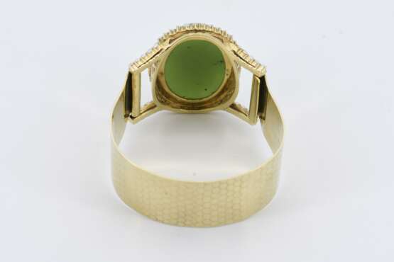 Nephrite-Pearl-Set: Necklace, Bangle and Brooch - photo 4