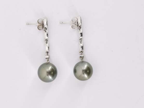 Tahiti-Pearl-Diamond-Earrings - фото 3