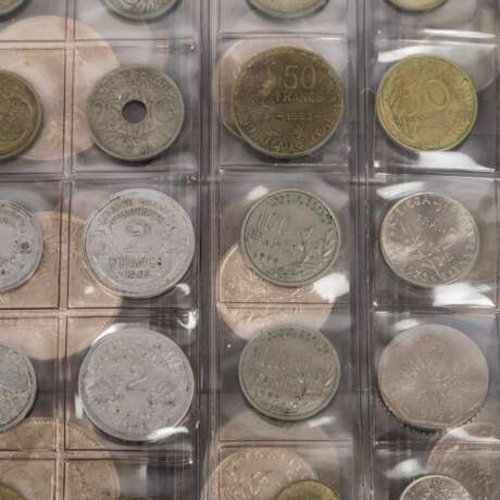 Fundgrube mit Münzen aus aller Welt - - Foto 2