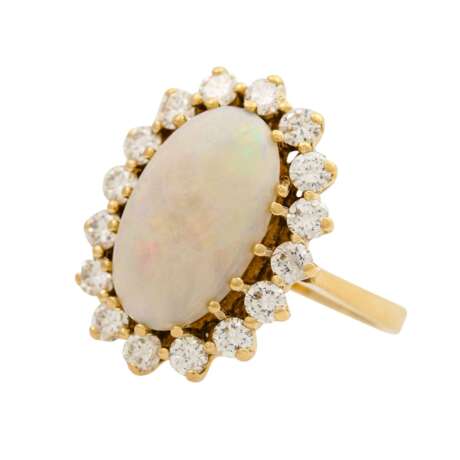 Ring mit ovalem Opal entouriert von 16 Brillanten zus. ca. 1,25 ct - photo 5