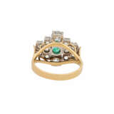 Ring mit Smaragd und Diamanten - Foto 4