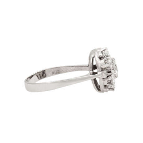 Ring mit 7 Brillanten von zus. ca. 0,8 ct, - photo 3