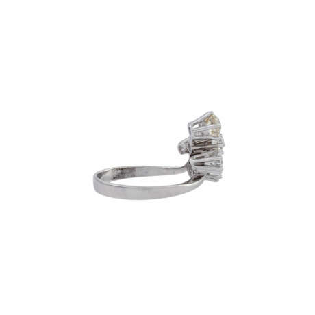 Ring mit 5 Diamanten von zus. ca. 1,7 ct, - фото 3