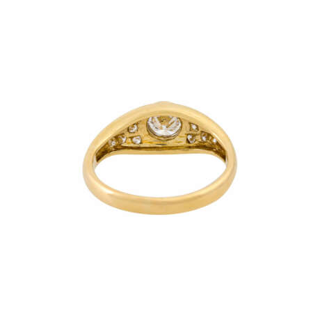 Ring mit Brillanten zus. ca. 0,9 ct, - photo 4