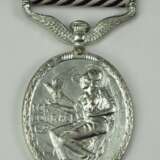 Großbritannien: Distinguished Flying Medal, Georg V. - фото 2