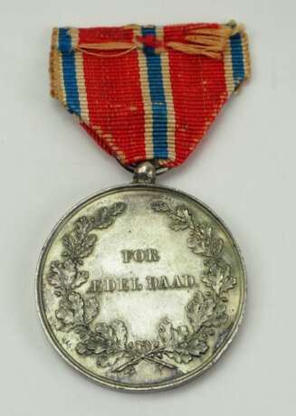 Norwegen: Medaille für Edle Tat, 1. Modell (Oscar II. - 1885-1905), 3. Klasse. - Foto 2