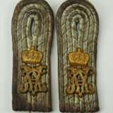 Preussen: Paar Schulterstücke für einen Leutnant im Füsilier-Regiment „Königin“ (Schleswig-Holsteinisches) Nr. 86. - photo 1