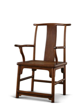 A HUANGHUALI `FOUR-CORNER’S EXPOSED’ OFFICIAL’S HAT ARMCHAIRS, SICHUTOUGUANMAOYI - photo 1