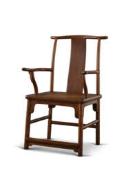 A HUANGHUALI &#39;FOUR-CORNER’S EXPOSED’ OFFICIAL’S HAT ARMCHAIRS, SICHUTOUGUANMAOYI