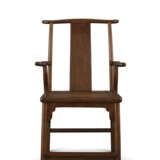 A HUANGHUALI `FOUR-CORNER’S EXPOSED’ OFFICIAL’S HAT ARMCHAIRS, SICHUTOUGUANMAOYI - photo 2