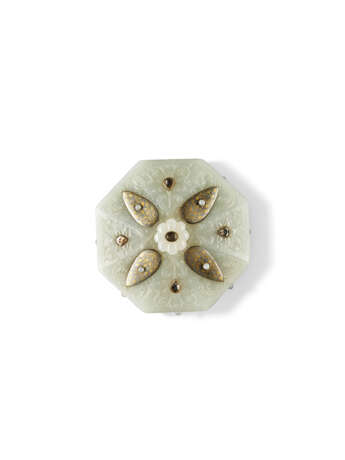 A VERY RARE MUGHAL WHITE JADE OCTAGONAL BOX AND COVER - фото 2