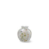 A VERY RARE AND EXQUISITE ENAMELLED ‘FOUR SEASONS’ POMEGRANATE-FORM GLASS WATER POT - photo 3