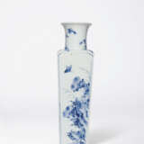 A VERY RARE BLUE AND WHITE SQUARE VASE - photo 2