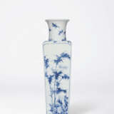 A VERY RARE BLUE AND WHITE SQUARE VASE - photo 3
