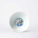 AN EXTREMLY RARE AND EXQUISITE DOUCAI ‘CHICKEN’ BOWL - Foto 3