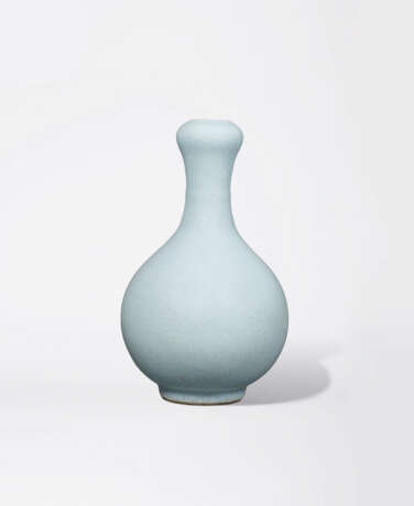 A FINE AND RARE RU-TYPE GLAZED ‘GARLIC-MOUTH’ VASE, SUANTOUPING - фото 1