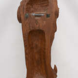 KONSOLFIGUR "MADONNA" beschnitztes Holz, monogrammiert, Deutschland 20. Jahrhundert - фото 3