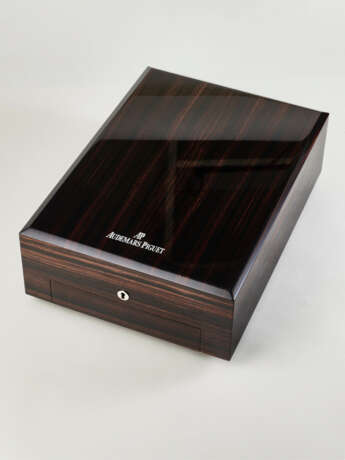 AUDEMARS PIGUET, WATCHMAKER'S TOOL BOX - Foto 2