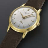 PATEK PHILIPPE, YELLOW GOLD WRISTWATCH WITH STEPPED CASE, REF. 2551 - photo 2