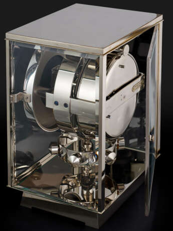JAEGER-LECOULTRE, NICKEL-PLATED 'ATMOS' CLOCK - photo 5