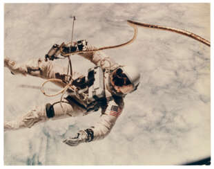 [LARGE FORMAT] FIRST U.S. SPACEWALK; ED WHITE’S EVA OVER THE CLOUD-COVERED PACIFIC OCEAN, JUNE 3-7, 1965