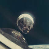 FIRST RENDEZVOUS IN SPACE, AT 17,000 MPH, DECEMBER 15-16, 1965; ONE OF THREE RENDEZVOUS PHOTOS - Foto 1