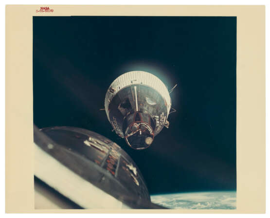 FIRST RENDEZVOUS IN SPACE, AT 17,000 MPH, DECEMBER 15-16, 1965; ONE OF THREE RENDEZVOUS PHOTOS - Foto 2